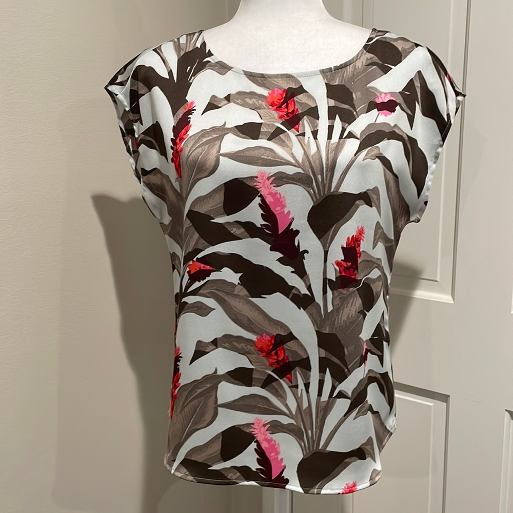 Banana Republic Floral Blouse. Like New. Size XS.